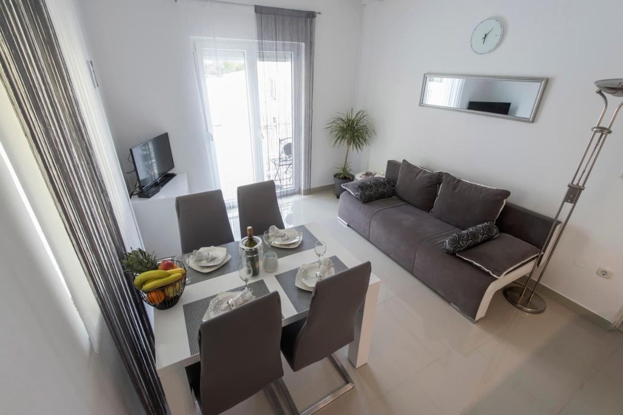 Apartman Miki Borik 扎达尔 外观 照片