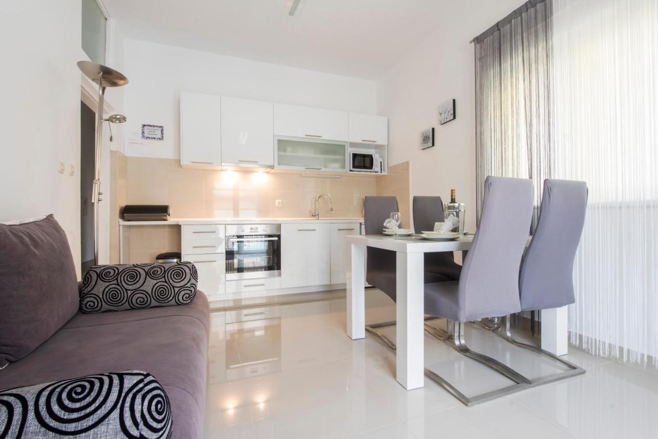 Apartman Miki Borik 扎达尔 外观 照片