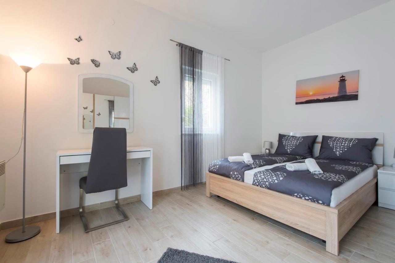 Apartman Miki Borik 扎达尔 外观 照片